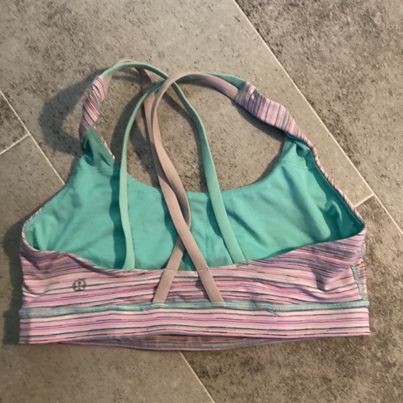 Lululemon athletica - Picture 9 of 14